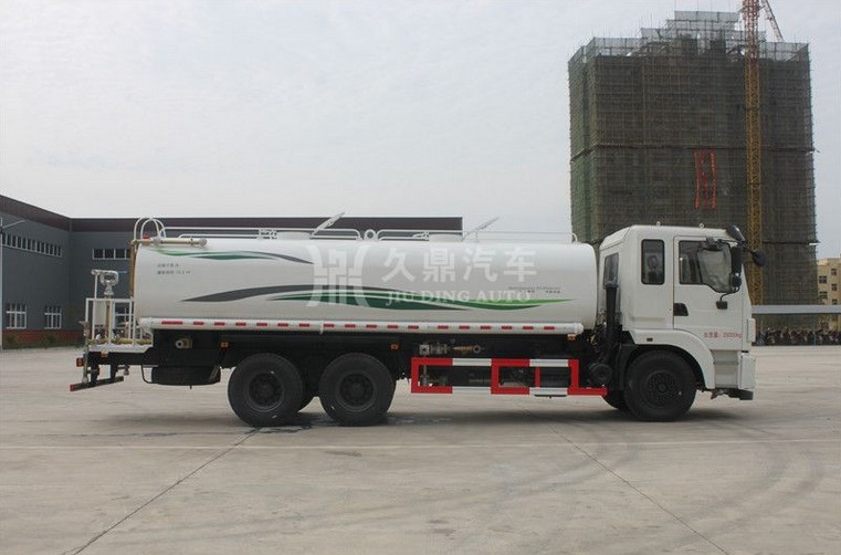 20噸（20方）東風后八輪綠化灑水車價格3