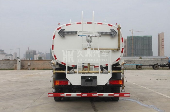 20噸（20方）東風后八輪綠化灑水車價格5