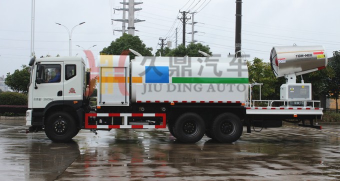 100米風(fēng)送式霧炮東風(fēng)御虎后雙橋多功能抑塵車(chē)