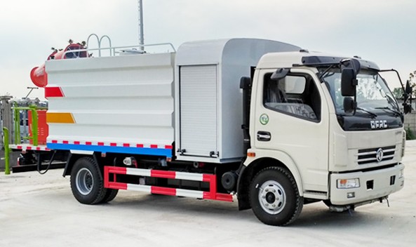 東風(fēng)3800軸距多功能抑塵車廠家價(jià)格4