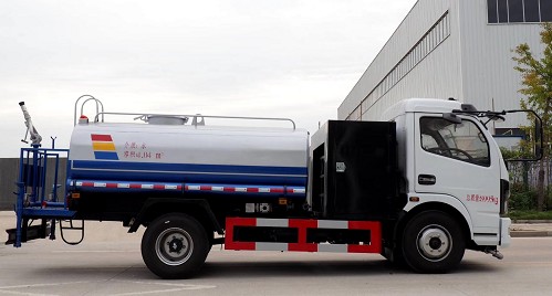 小型灑水車廠家報(bào)價(jià)_5方純電動(dòng)小型灑水車4