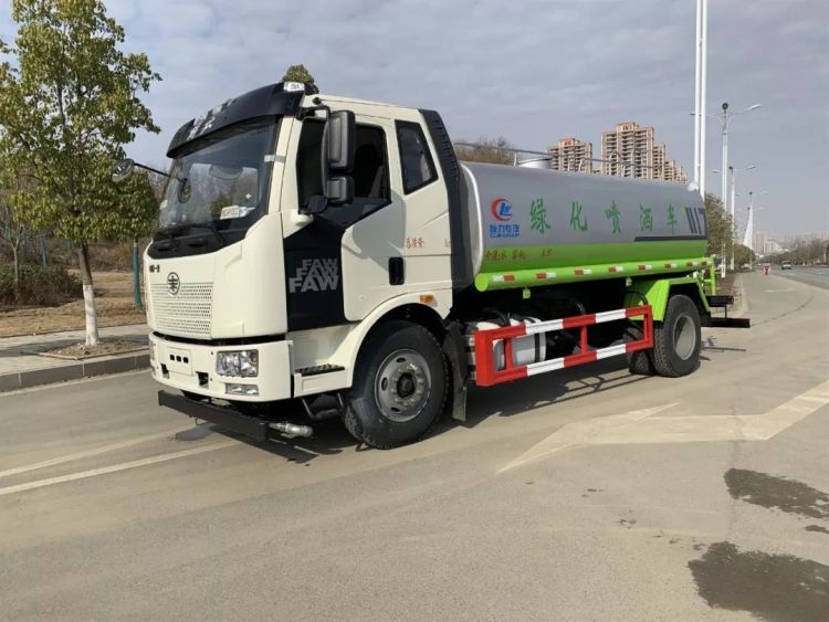 國六解放灑水車圖片 國六解放灑水車圖片