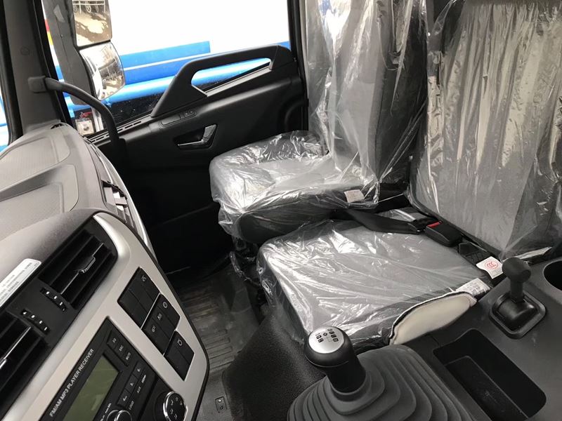 國六東風天錦霧炮抑塵車駕駛室內飾圖片 國六東風天錦霧炮抑塵車駕駛室內飾圖片