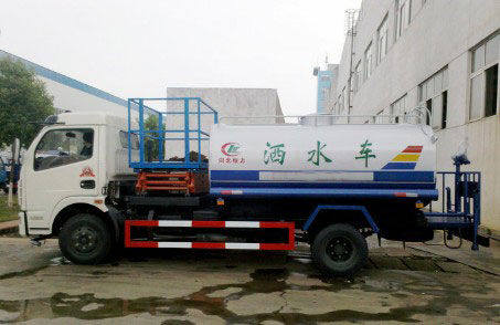 6噸灑水車圖片 6噸灑水車圖片