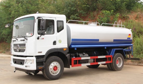 15方東風(fēng)多利卡D9灑水車圖片 15方東風(fēng)多利卡D9灑水車圖片