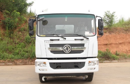 15方東風(fēng)多利卡D9灑水車圖片 15方東風(fēng)多利卡D9灑水車圖片