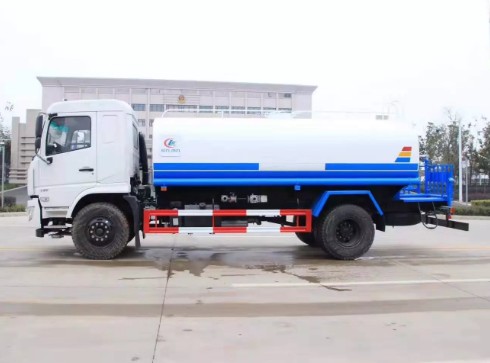 15方東風(fēng)D3L灑水車圖片 15方東風(fēng)D3L灑水車圖片