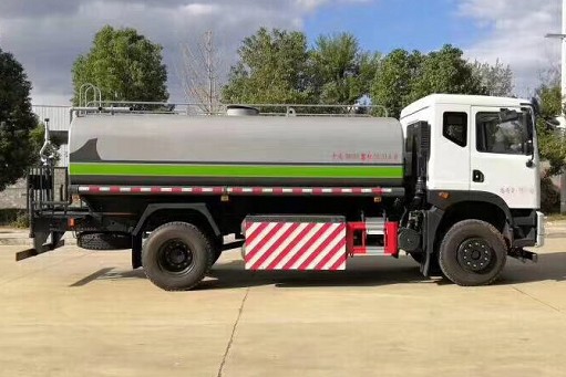 國(guó)六14噸東風(fēng)天然氣灑水車 國(guó)六14噸東風(fēng)天然氣灑水車