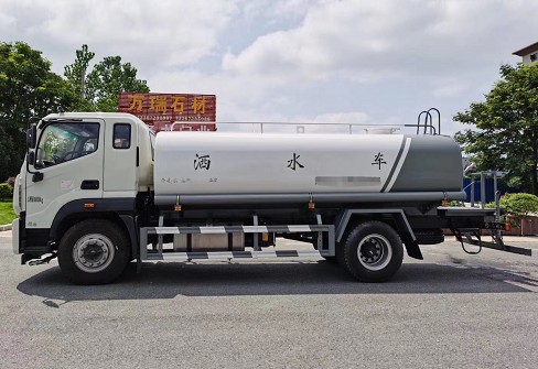 15噸灑水車(chē)哪里買(mǎi)_國(guó)六15方福田瑞沃ES5綠化灑水車(chē)廠家價(jià)格4