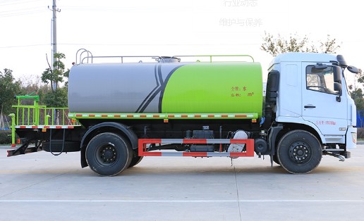 12方灑水車可以裝多少噸水_國六12噸東風(fēng)專用底盤D3L綠化灑水車廠家價格4