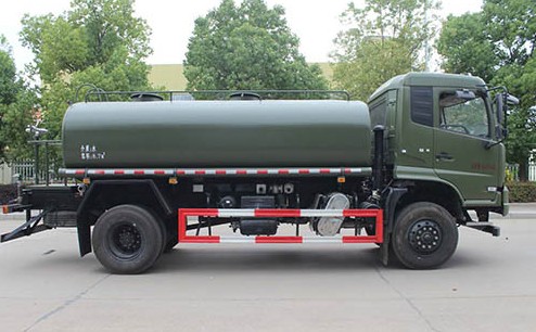 國六東風(fēng)四驅(qū)灑水車圖片 國六東風(fēng)四驅(qū)灑水車圖片