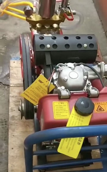 灑水車上安裝的打藥機圖片 灑水車上安裝的打藥機圖片