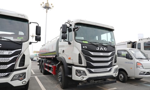 國六江淮格爾發(fā)K5X后雙橋15方灑水車圖片 國六江淮格爾發(fā)K5X后雙橋15方灑水車圖片