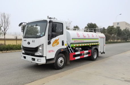 國(guó)六重汽豪曼單排4.6方消防灑水車 國(guó)六重汽豪曼單排4.6方消防灑水車