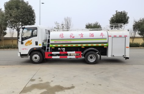 國(guó)六重汽豪曼單排4.6方消防灑水車 國(guó)六重汽豪曼單排4.6方消防灑水車